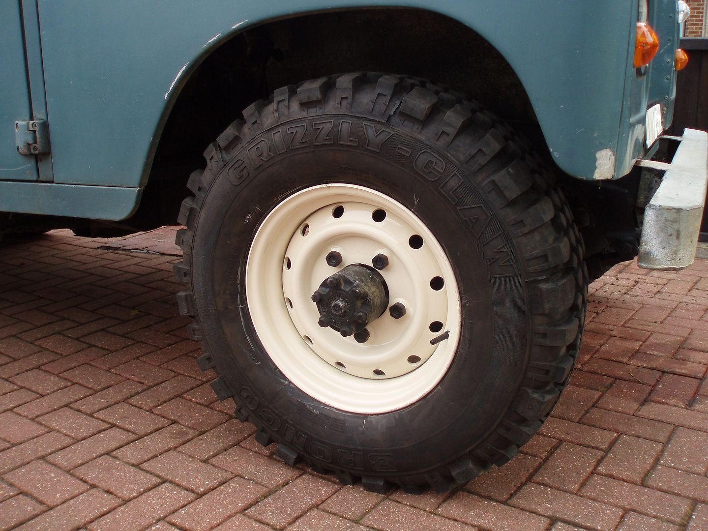 Wolf Wheels & Grizzly Claws LandyZone Land Rover Forum